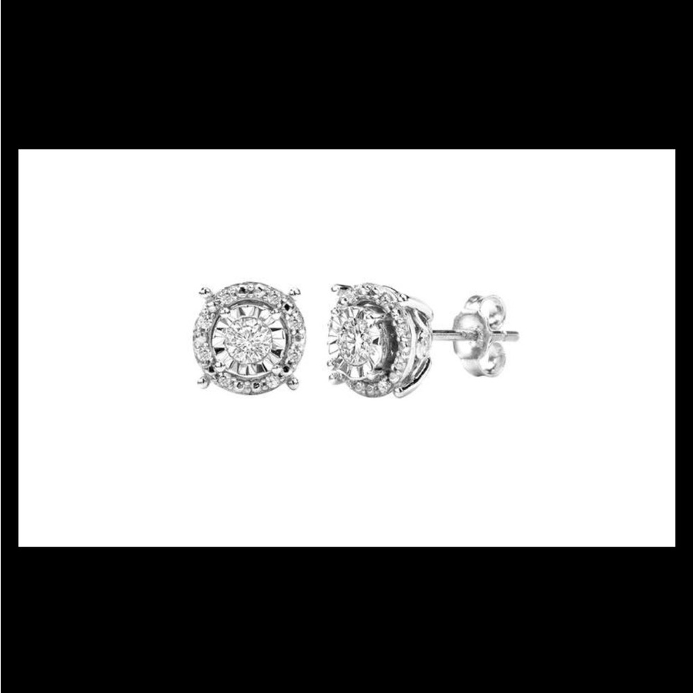 Elegant Silver Stud Earrings
